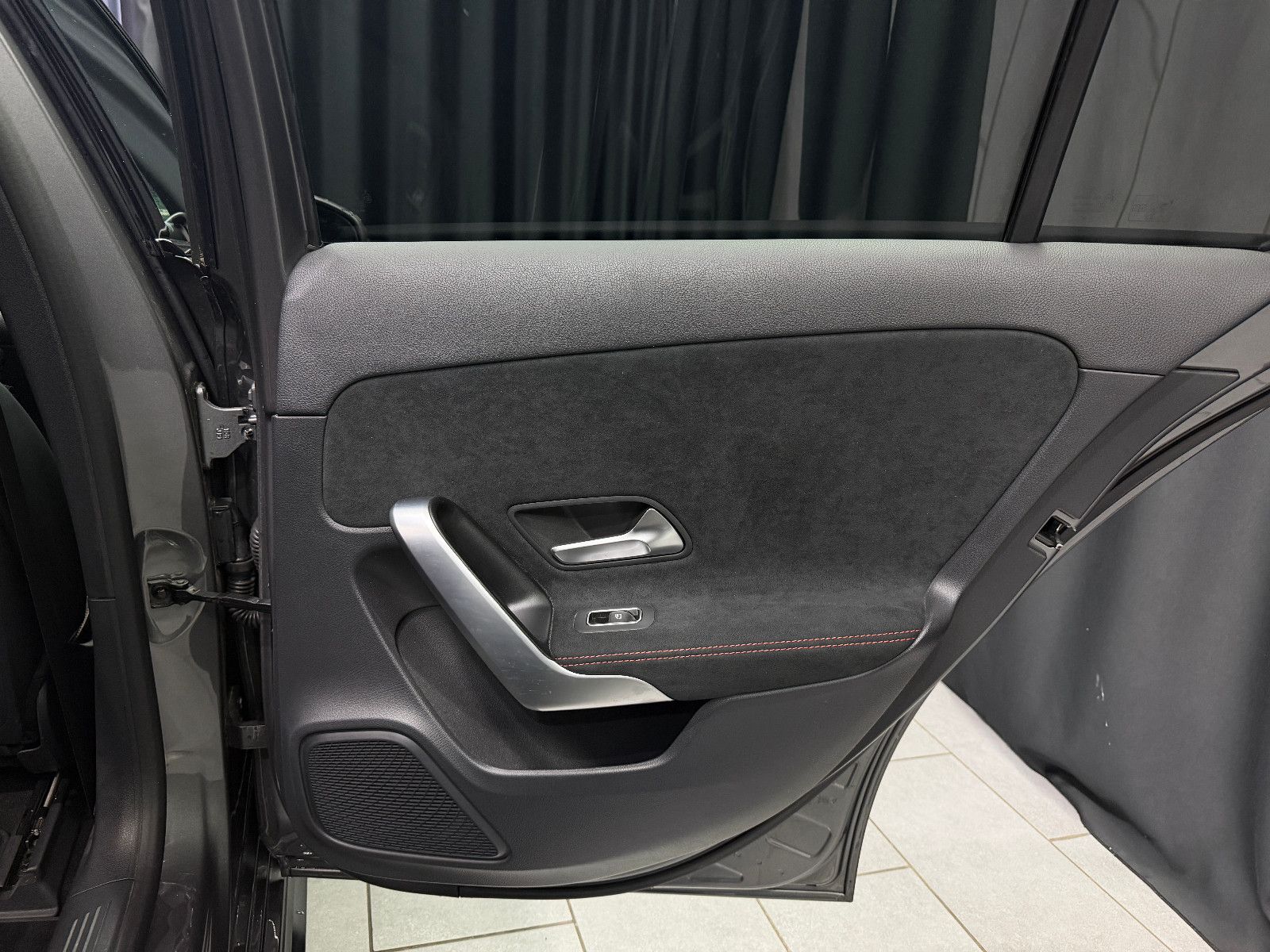 Fahrzeugabbildung Mercedes-Benz A 250 4Matic|AMG-LINE|360°|STDHZG