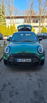 MINI Cooper Coupé - MINI Cooper Coupé mit Benzin-Antrieb: Automatik