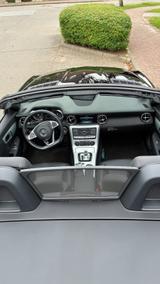 Mercedes-Benz SLC 200 - - schwarze Mercedes-Benz SLC 200
