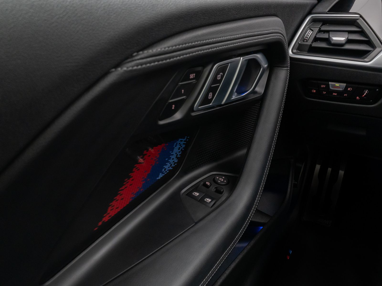 Fahrzeugabbildung BMW M240i xD Coupé Glasdach Kamera HUD H/K Stop&Go