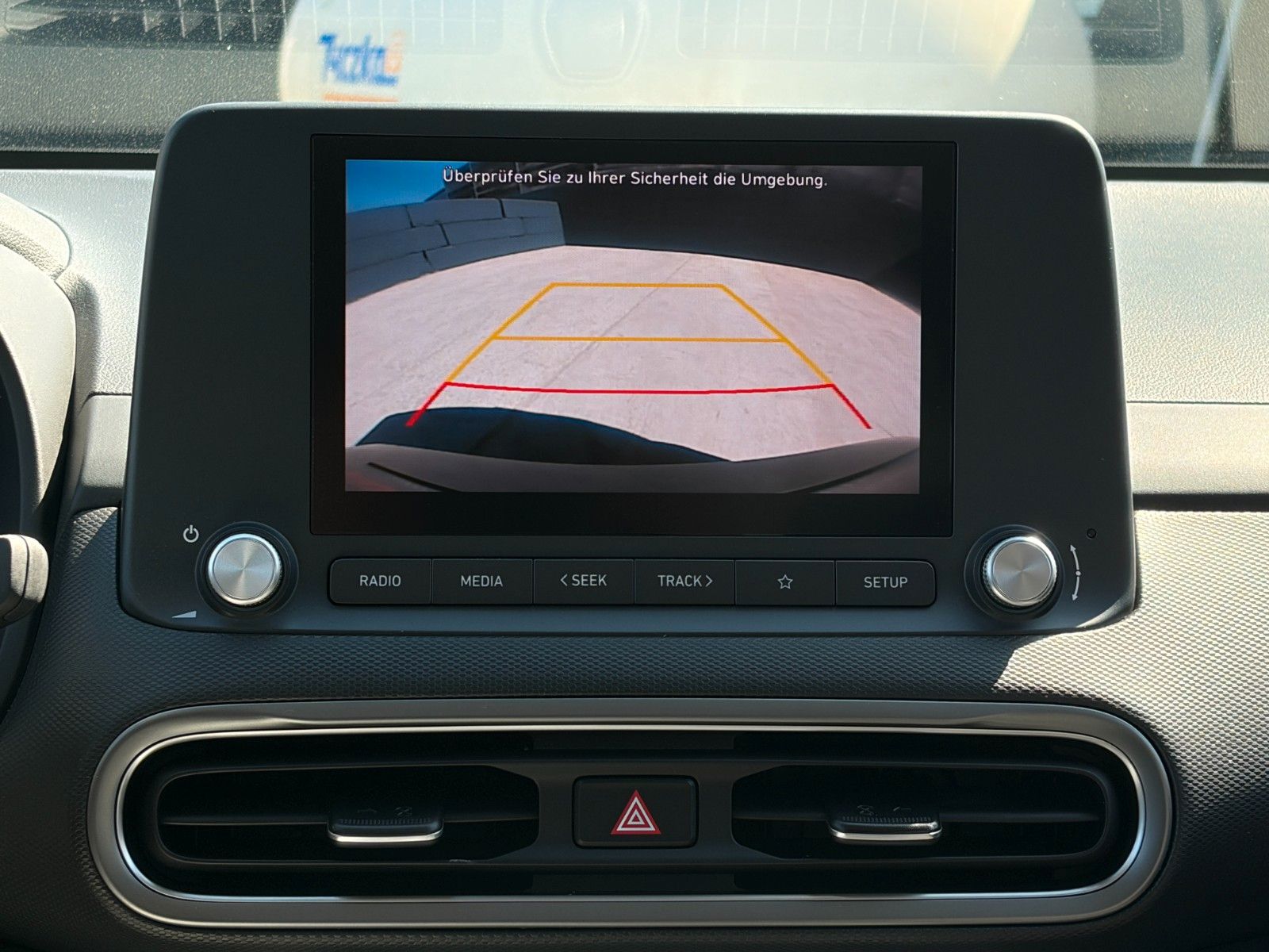 Fahrzeugabbildung Hyundai KONA E Select SHZ LHZ ACC PDC LKA Navi CarPlay