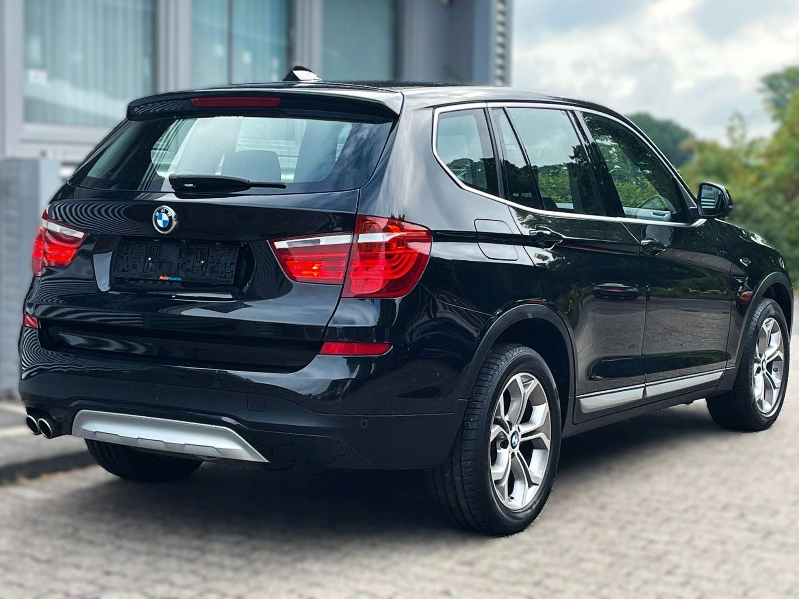 Fahrzeugabbildung BMW X3 xDrive 30d xLine SAG LEDER NAVI LED 360° 1.Hd