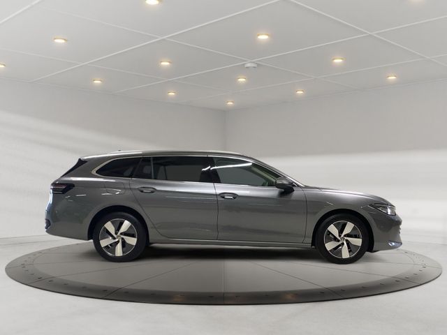 Passat Business 2,0 l TDI 110 kW DSG Matrix, ST