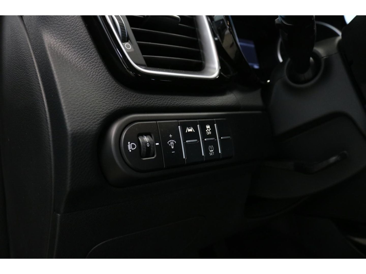 Fahrzeugabbildung Kia Ceed_sw Spirit 1.5 Alu JBL Sound Navi ACC LED