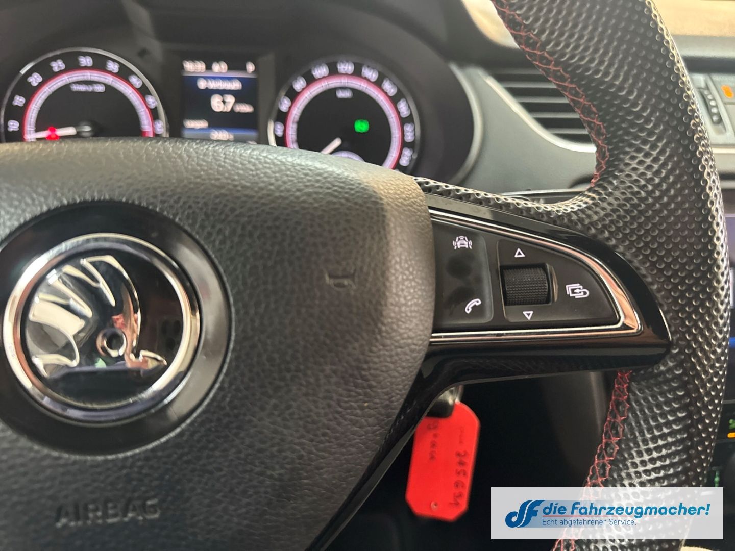 Fahrzeugabbildung SKODA Octavia Combi RS 4x4 Sportpaket AHK Navi LED *EX