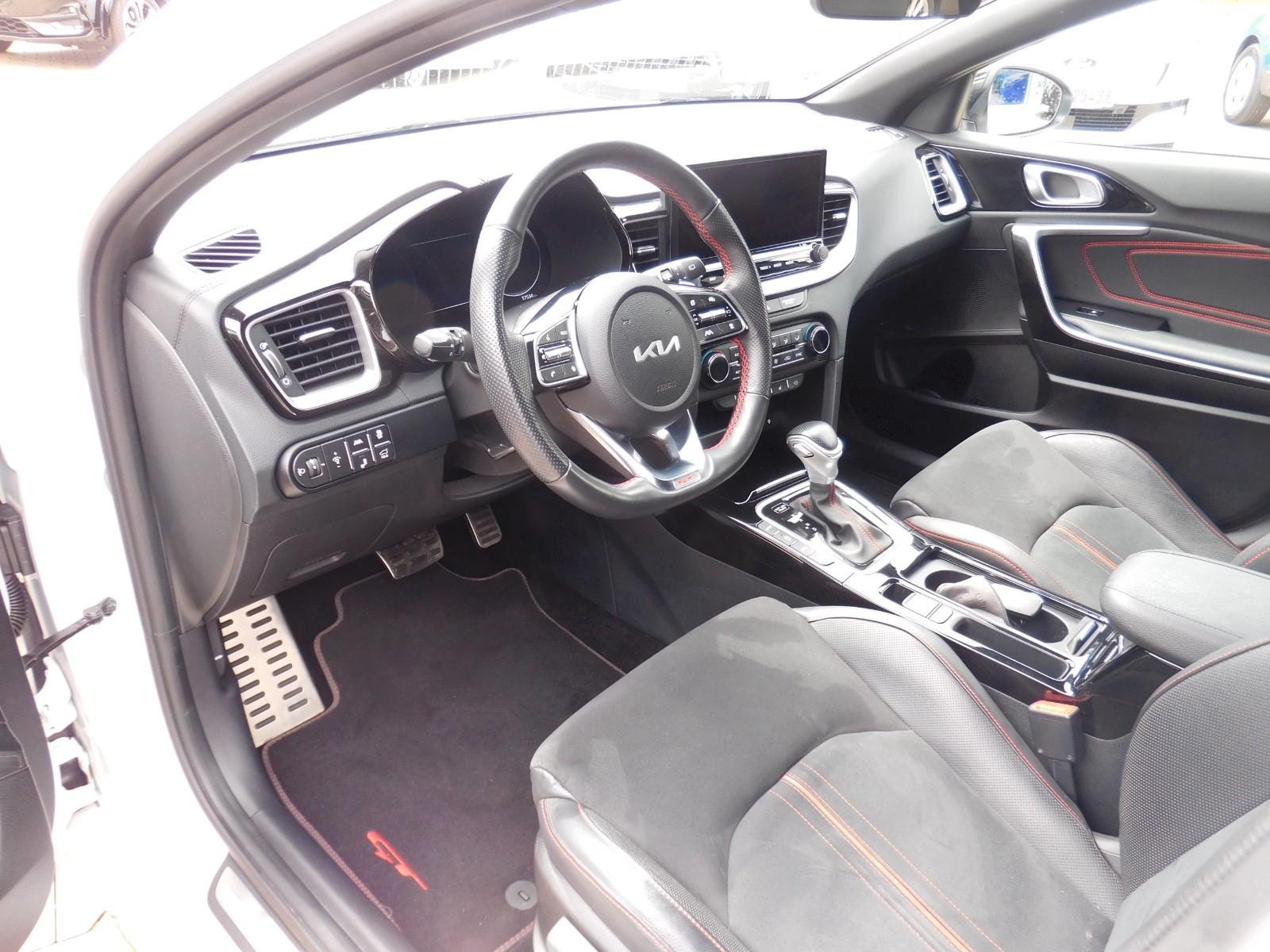 Kia ProCeed 1.6T-GDI DCT7 GT*LED*NAV*KAM*ACC