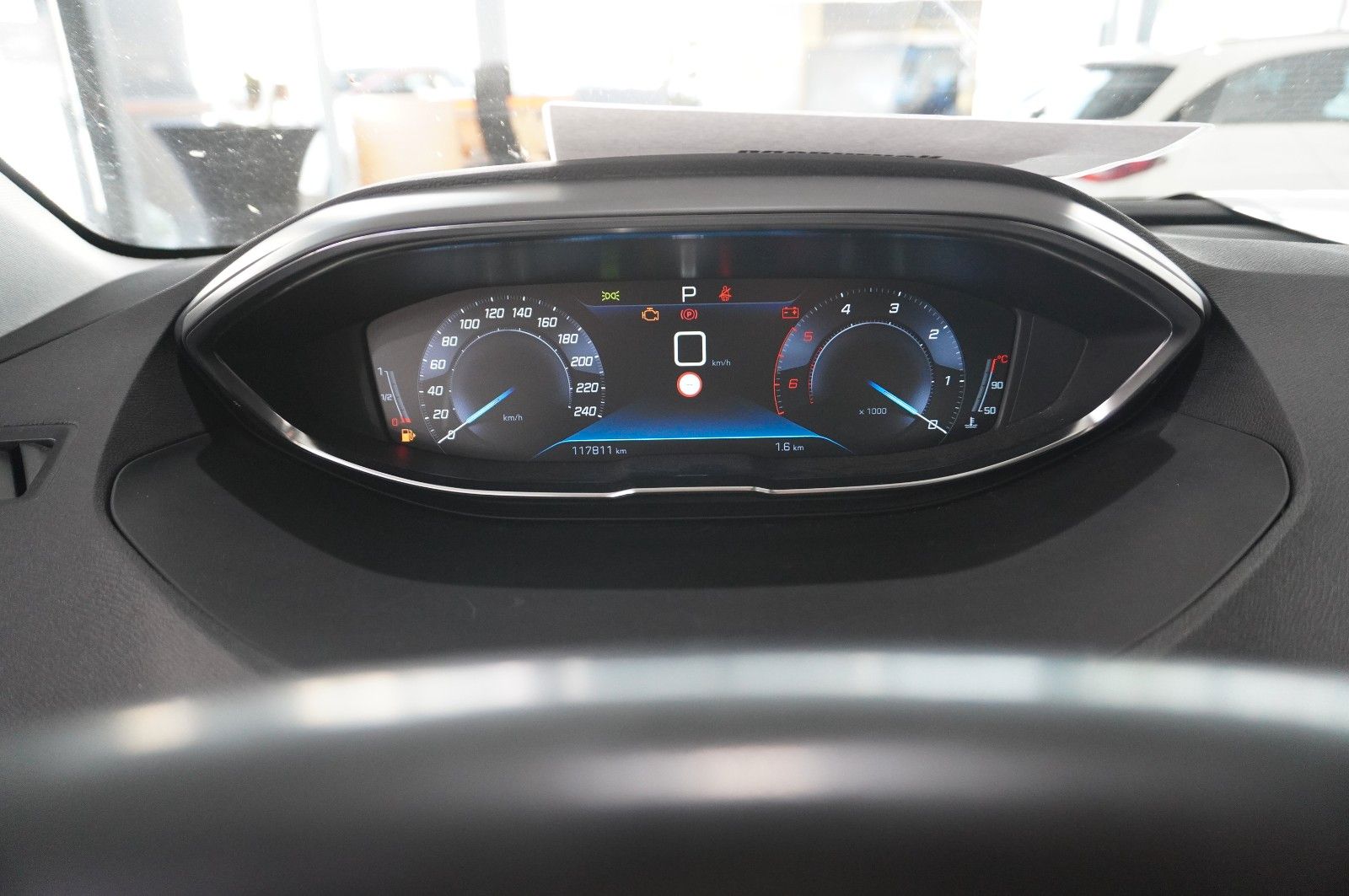 Fahrzeugabbildung Peugeot 5008 1.5D ALLURE NAVI/LED/KAMERA/VIRT/SH/DAB/AHK