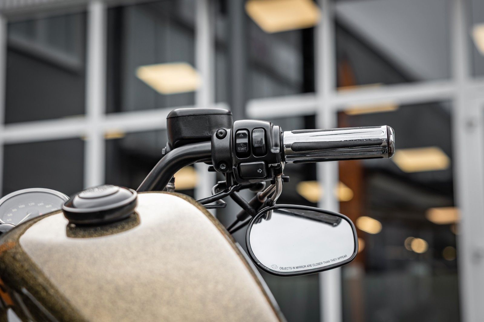 Fahrzeugabbildung Harley-Davidson XL1200X SPORTSTER FORTY-EIGHT - Miller Auspuff -