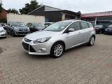 Ford Focus Lim. Titanium S-Dach PDC Tempo Sitzheizg - gebrauchte Ford Focus aus dem Jahr 2013