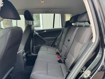 Volkswagen Tiguan - 11