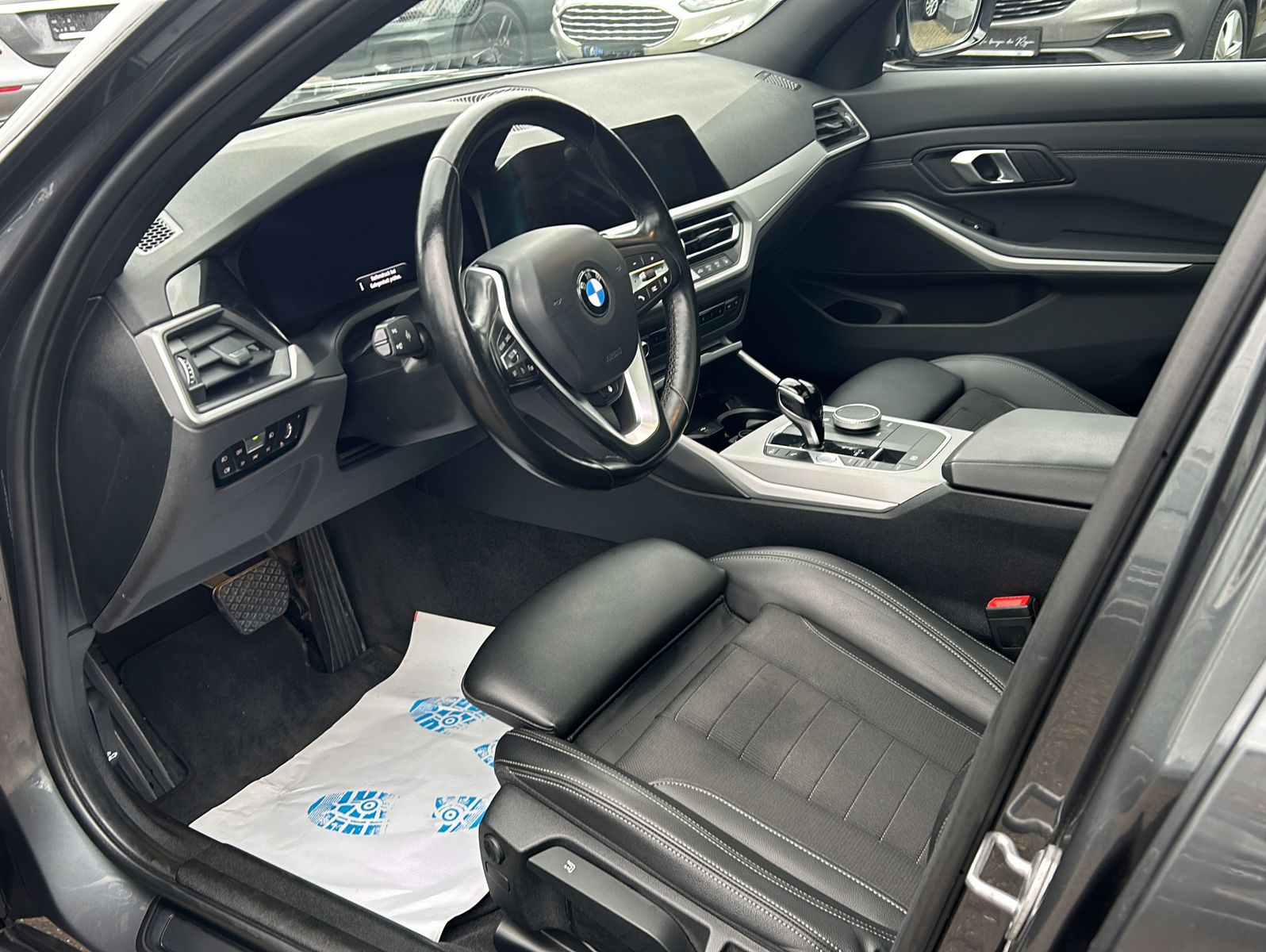 Fahrzeugabbildung BMW 318d Touring Aut. Advantage