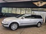 Volkswagen Passat Variant 1.9 TDI Highline SSD/Multi/AHK - Volkswagen Passat Variant aus 2000