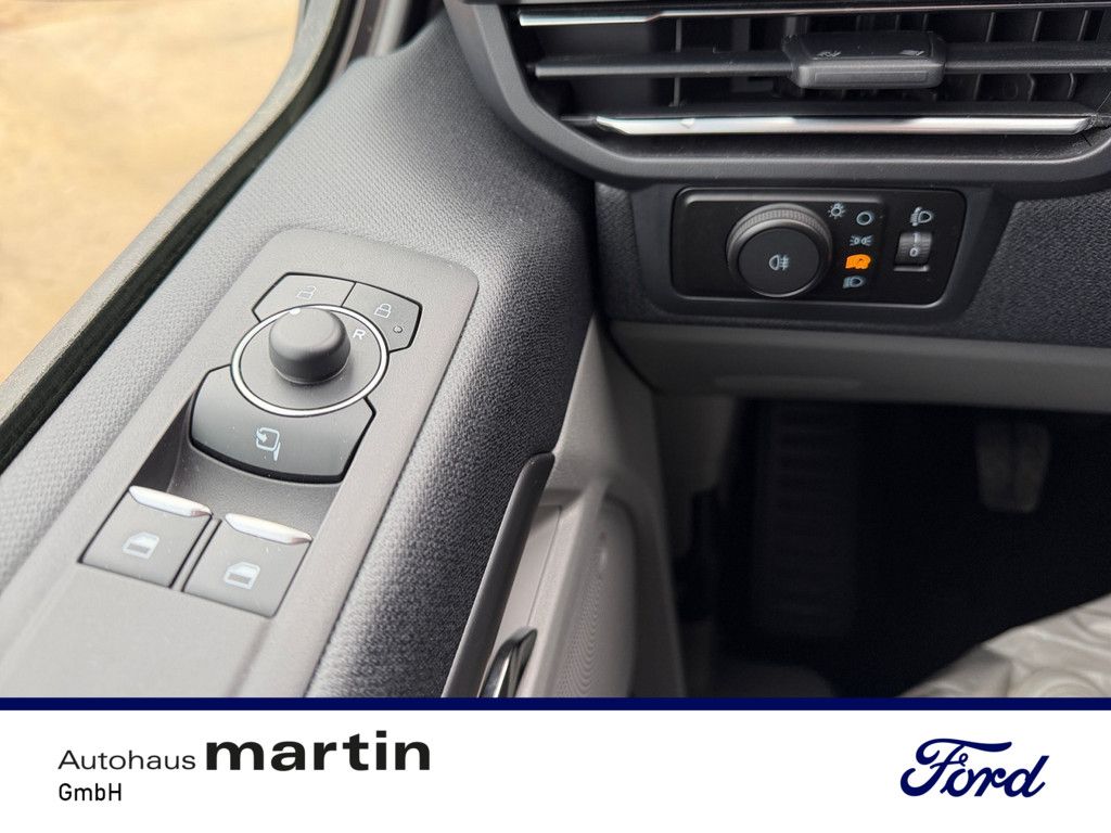 Fahrzeugabbildung Ford Tourneo Custom 2.0 320 L1 Titanium AHK ACC LED