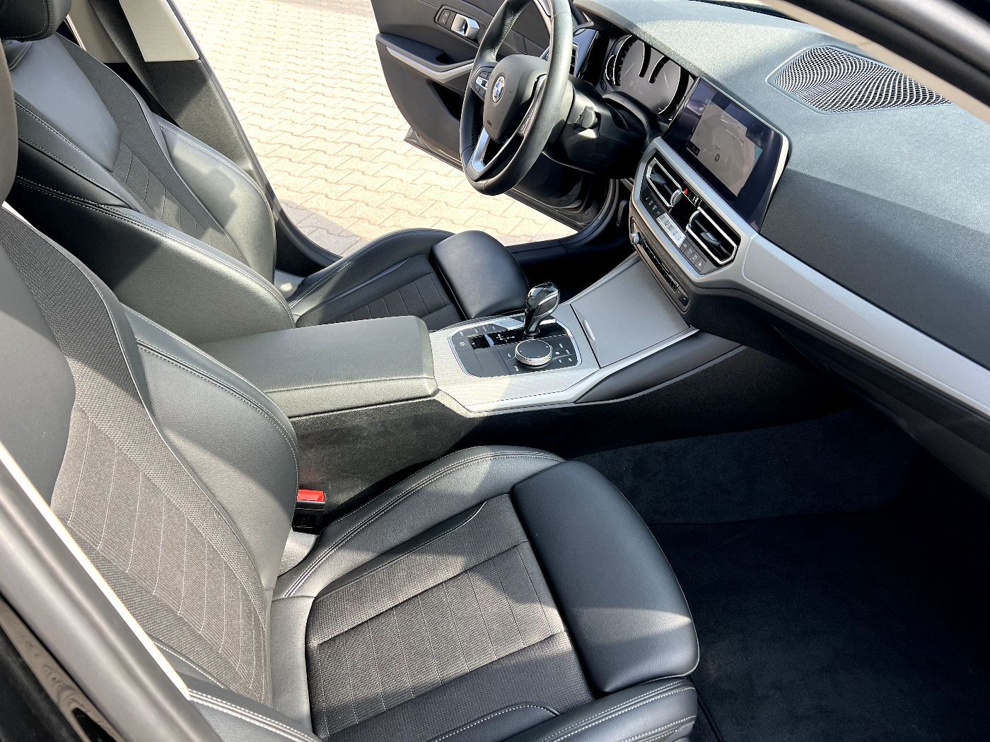 BMW 320d Touring xDrive Advantage *LED Navi Leder* foto 22