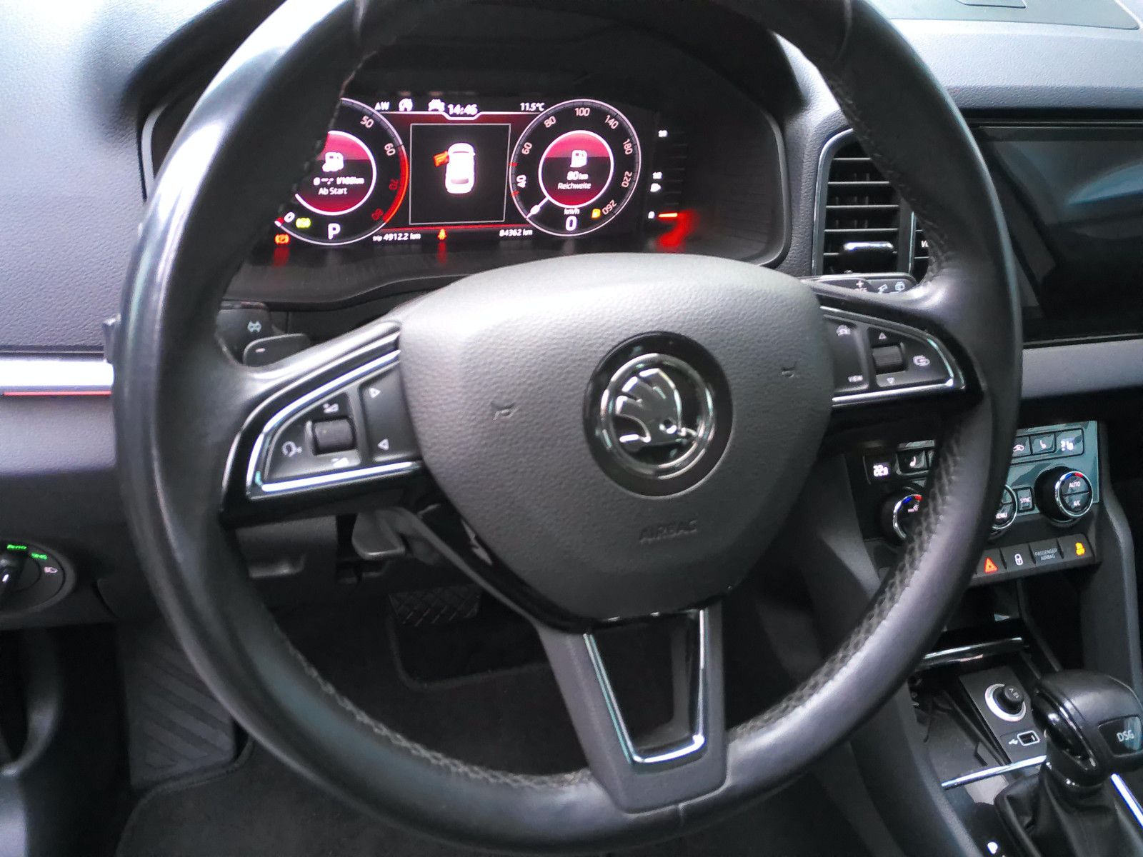 Fahrzeugabbildung SKODA Karoq Drive 125 1.5 TSI LED Navi DSG AHK