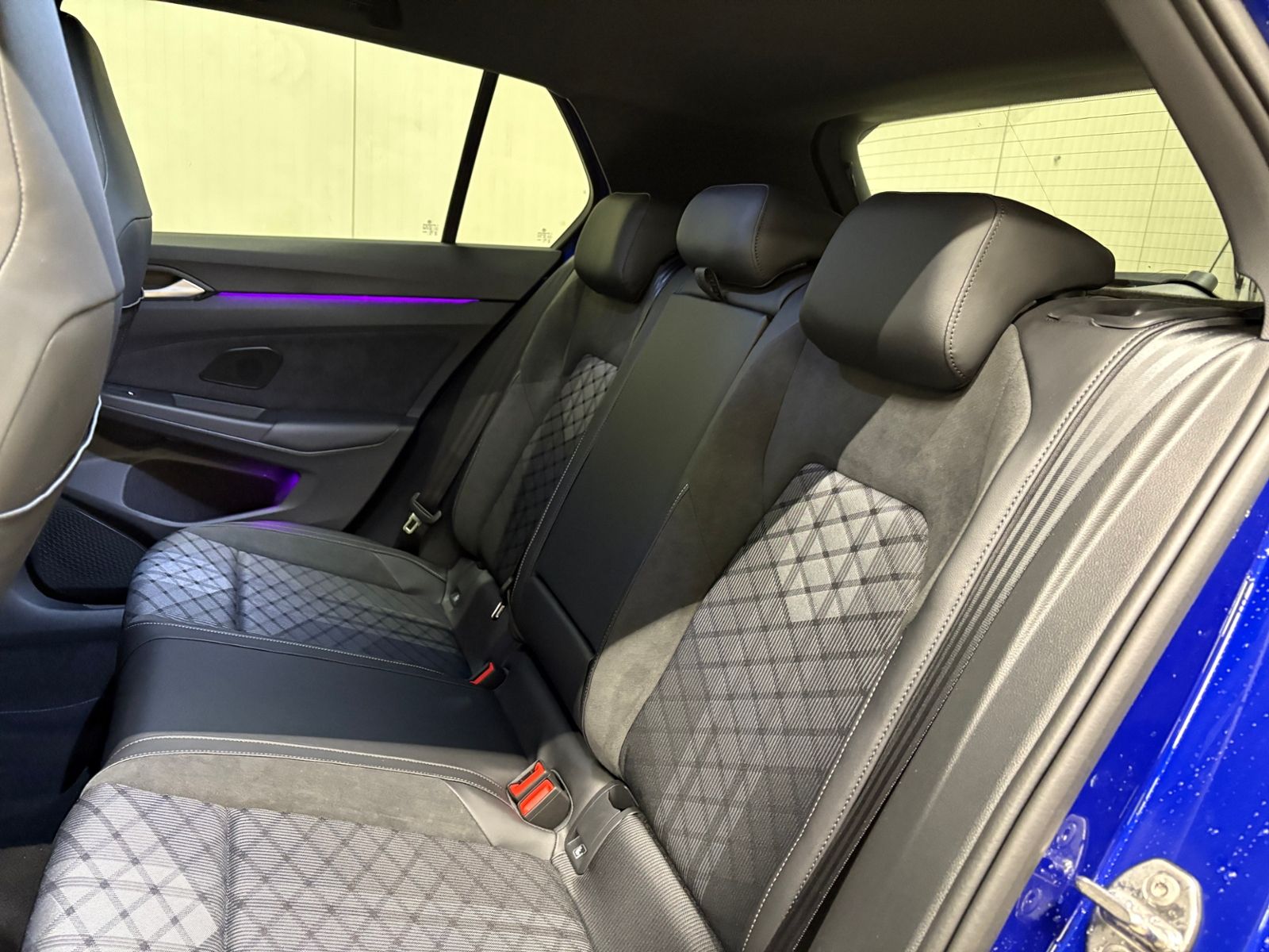 Golf VIII R-Line 2.0 TDI DSG IQ.LIGHT ACC NAVI