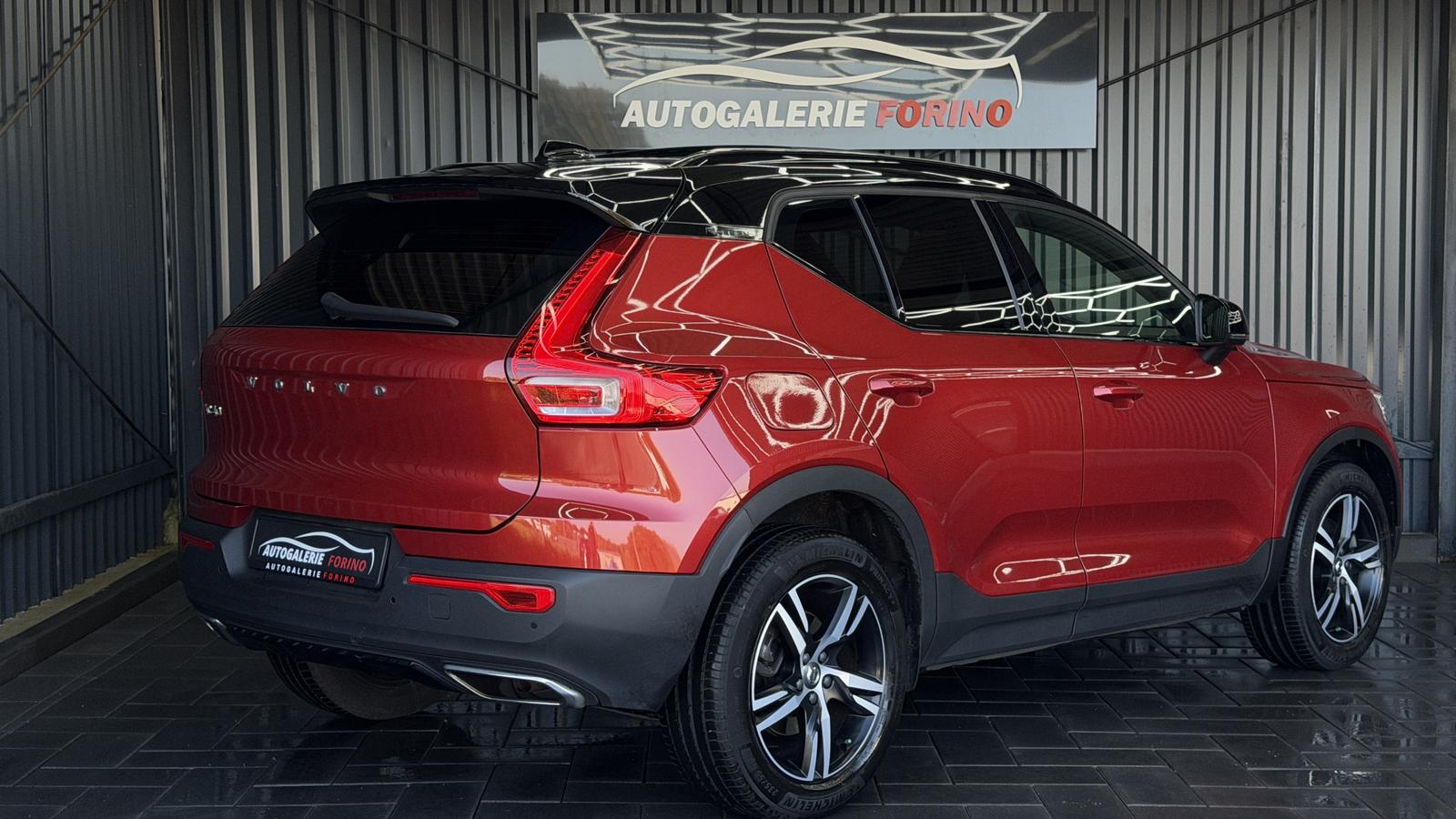 Volvo XC40 R Design 2WD*PANO*KAMERA*HARMAN-KARDON*LANE