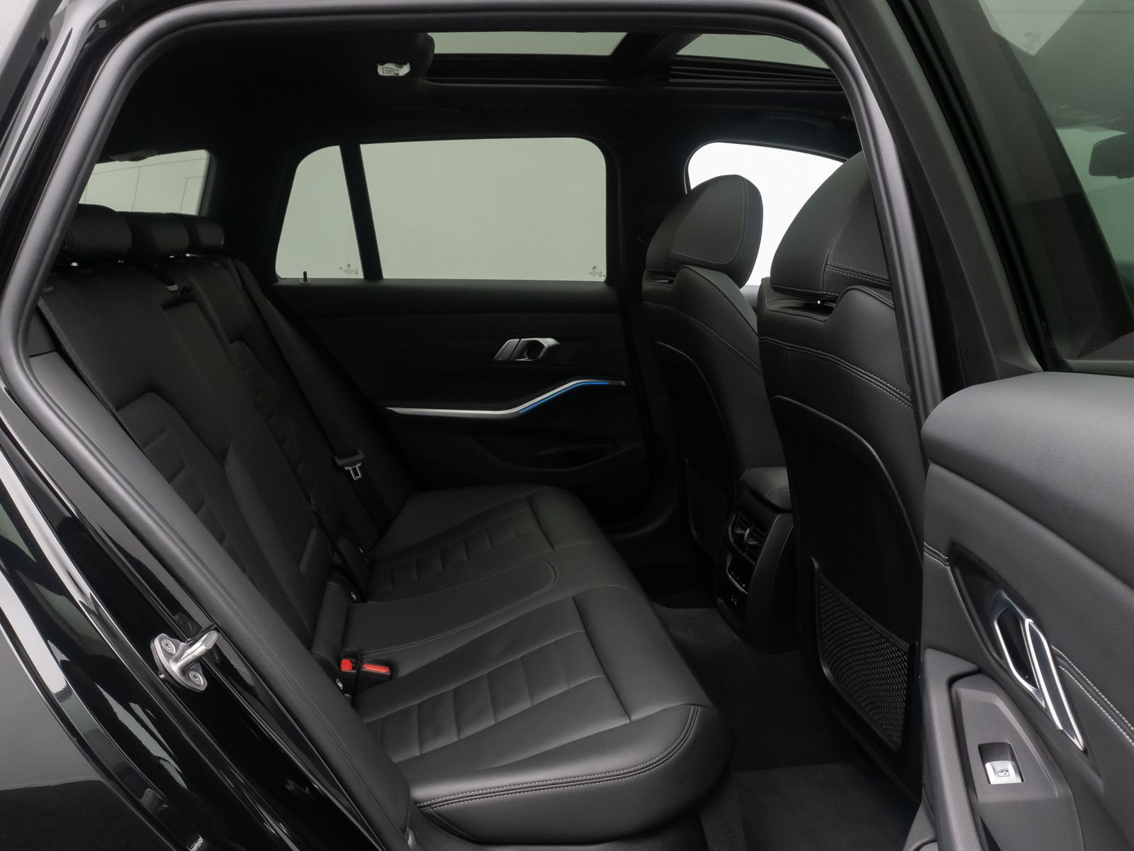 Fahrzeugabbildung BMW 330e xD M Sport Kamera Laser HUD DAB HiFi Komfor