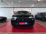 Maserati Levante S Q4 //Pano//ACC//B&W// - Maserati Levante mit Schiebedach