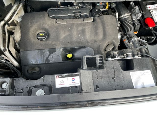 Fahrzeugabbildung Citroën Jumpy 2.0 BlueHDi 145, Club M-L2H1 AHK, 3-Sitzer