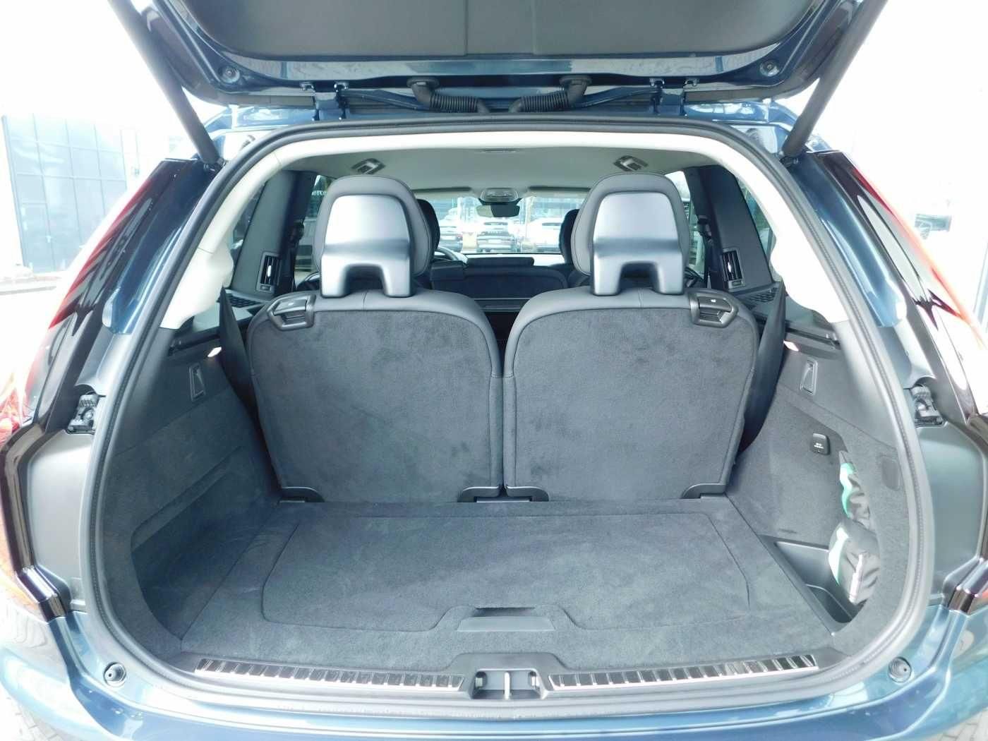 Fahrzeugabbildung Volvo XC90 T8 AWD Plug-in Hybrid Plus Bright