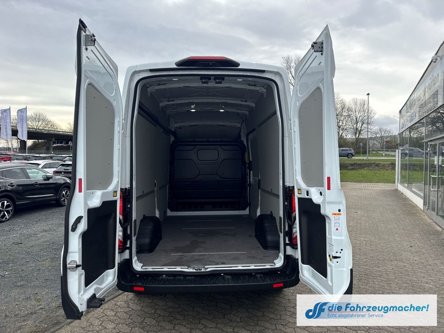 Fahrzeugabbildung Ford Transit Kasten 350 L3H3 Trend Rückfahrk DAB Totw