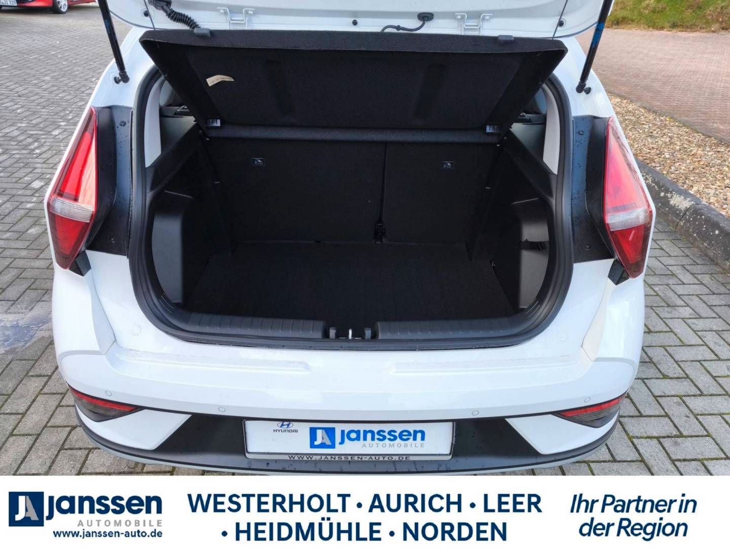 Fahrzeugabbildung Hyundai BAYON Select PDC Navi Klima Start-Stopp Rückfah