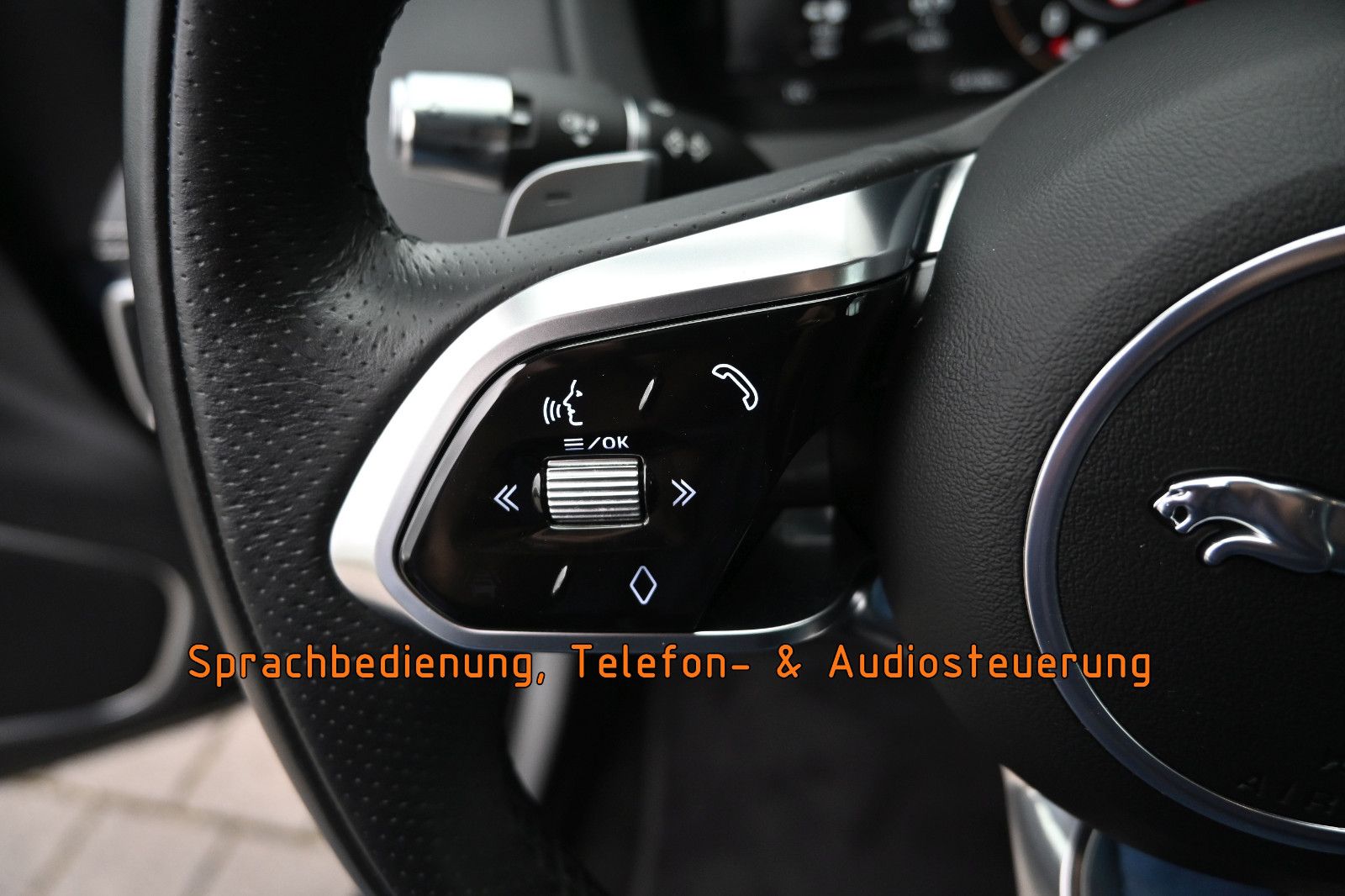 Fahrzeugabbildung Jaguar XE D200 R-DYNAMIC S AWD °HEAD-UP°KEYLESS°TECHNO°