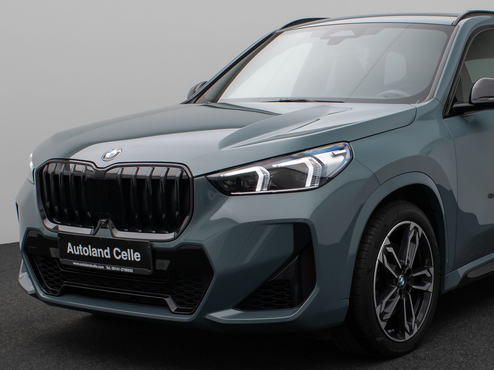 Fahrzeugabbildung BMW X1 xD23i M Sport Panorama 360°HUD DAB AHK Komfor
