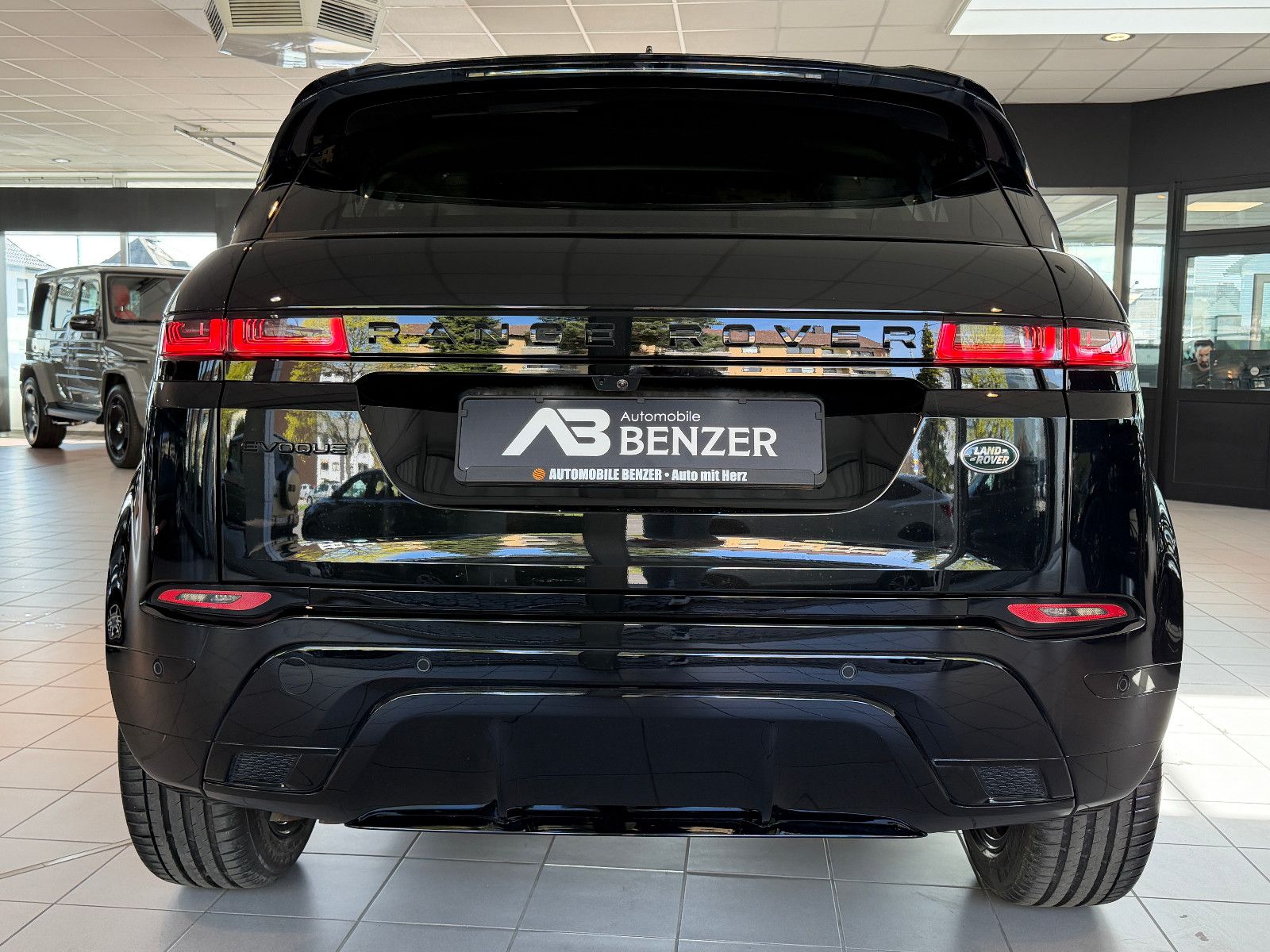 Fahrzeugabbildung Land Rover Evoque R-Dynamic SE/PANORAMA/MERIDIAN/KAMERA