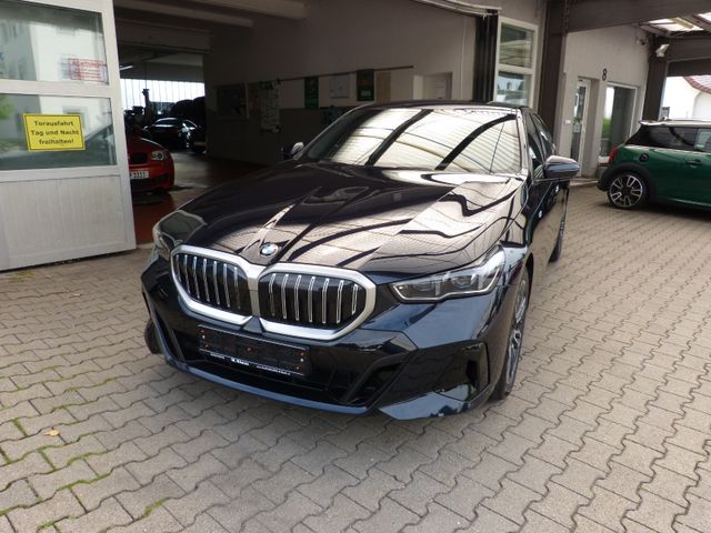 BMW 520 d M Sport ALARM AHK DRIVING-A.-PLUS KAMERA