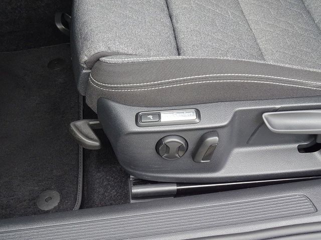 Passat Variant 2.0 TDI DSG Business - LED / Navi