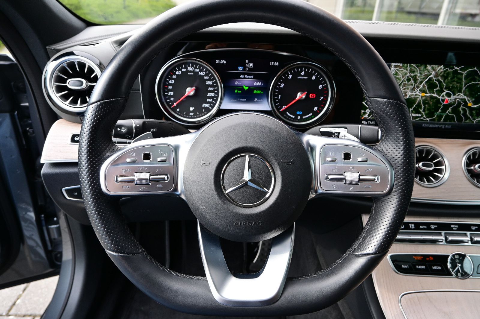 Fahrzeugabbildung Mercedes-Benz CLS 450 4M AMG °ACC°DESIGNO°HUD°STANDHEIZUNG°20"