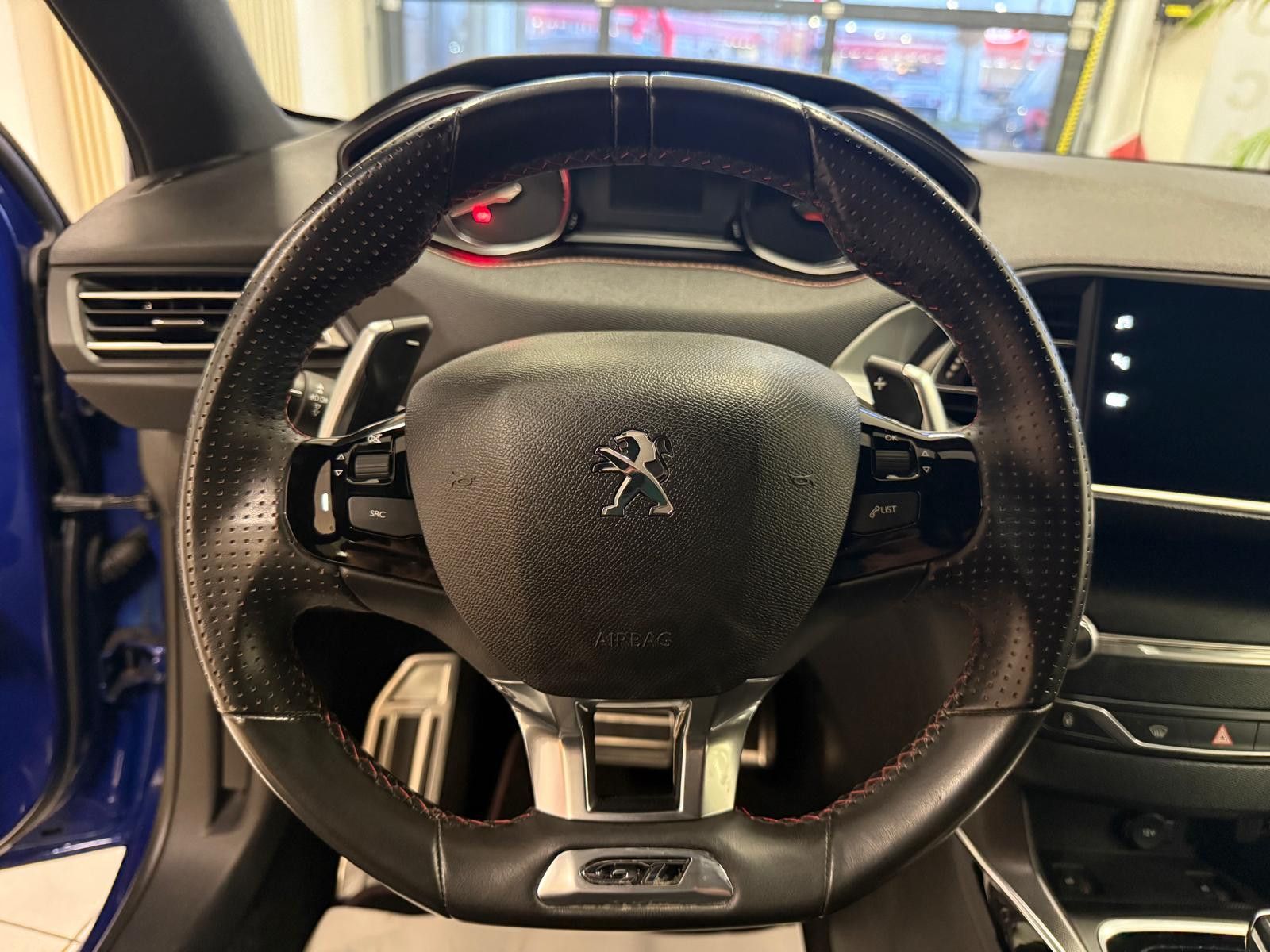 Fahrzeugabbildung Peugeot 308 GT /AHK /NAVI/KAMERA/LEDER/SCHECKHEFT