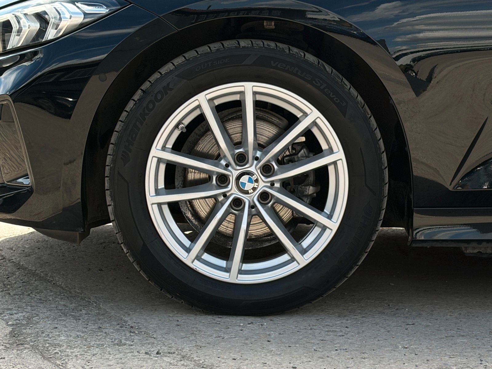 Fahrzeugabbildung BMW 318i Touring 3Z-Klima Kamera Tempomat Alarm SHZ