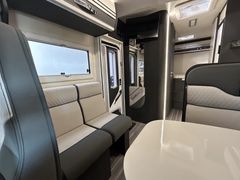 Fahrzeugabbildung Roller Team Kronos 295 TL Hub-Bett SAT TV 5 Schlafplätze