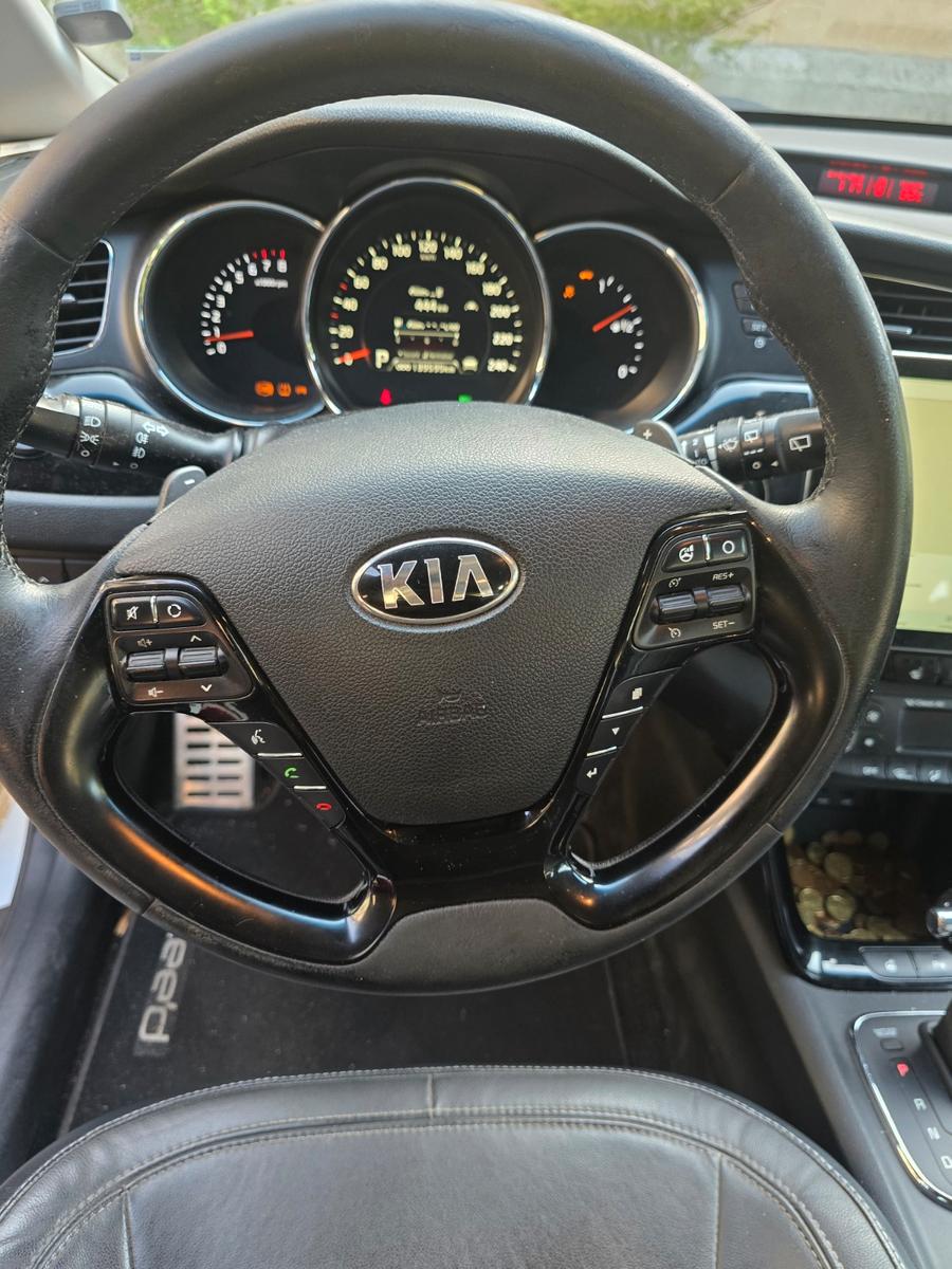 Kia cee'd 2012 — photo 9