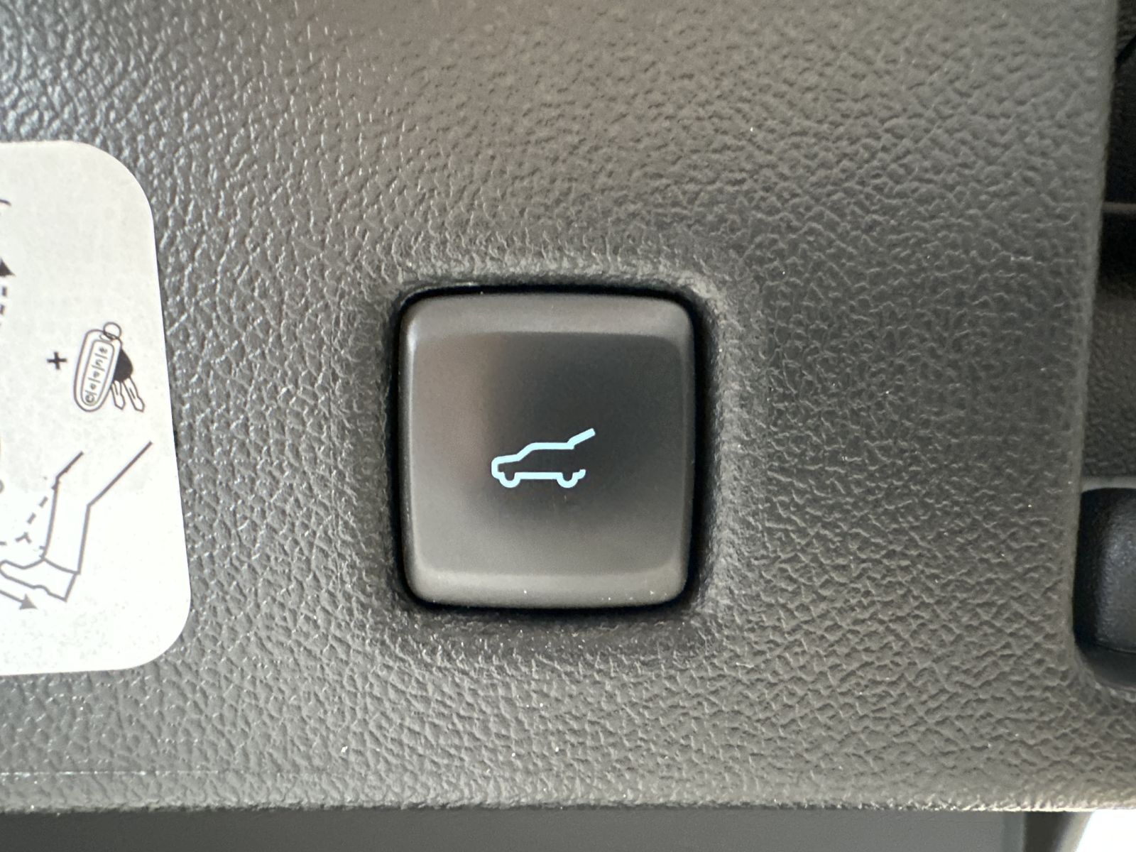 Fahrzeugabbildung Ford Kuga 2.0 EB 4x4 Titanium Aut. NAV+LED+PANO+TEMPO