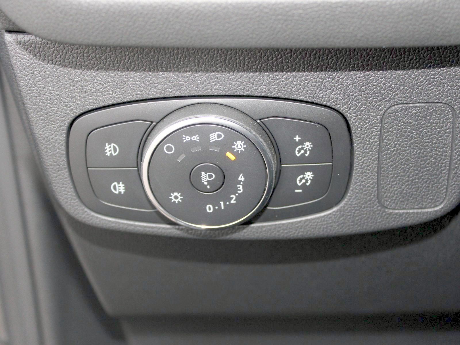 Fahrzeugabbildung Ford Focus Cool & Connect 1,5 EcoBlue