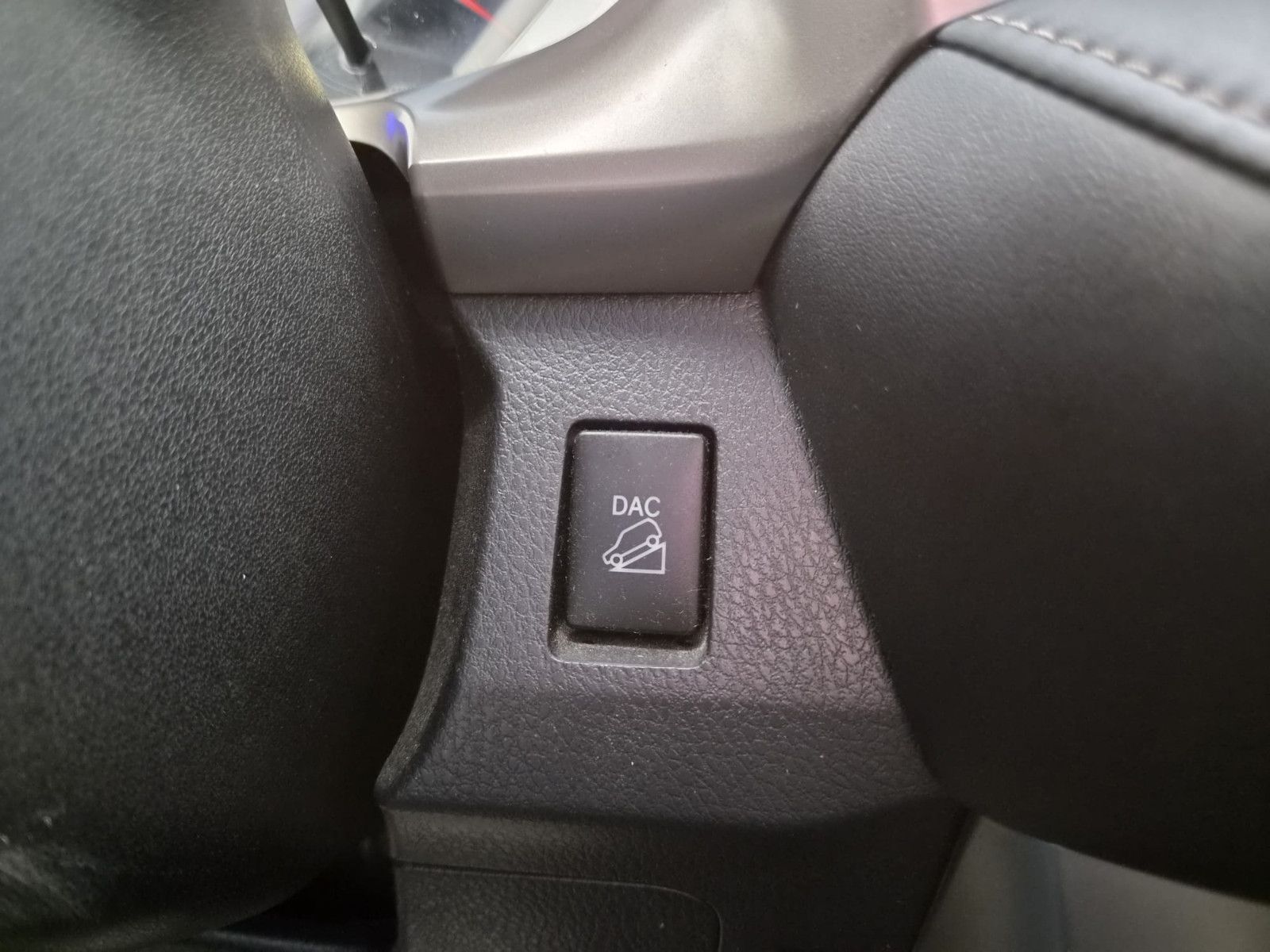 Fahrzeugabbildung Toyota RAV 4 2,0-l-VVT-i Comfort Auto 4x4