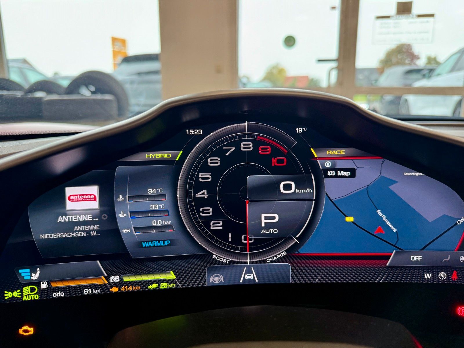 Fahrzeugabbildung Ferrari 296 GTS "Special Color" / LIFT / SURROUND VIEW