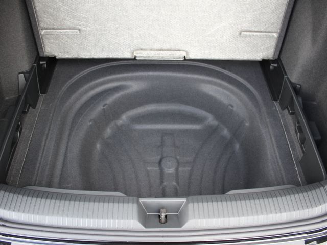 Golf VIII Variant 2,0 TDI R-Line NAVI*AHK*IQ.Lig