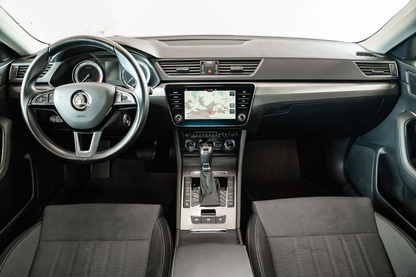 Fahrzeugabbildung SKODA Superb Combi Style 2.0 TDI DSG 140kW