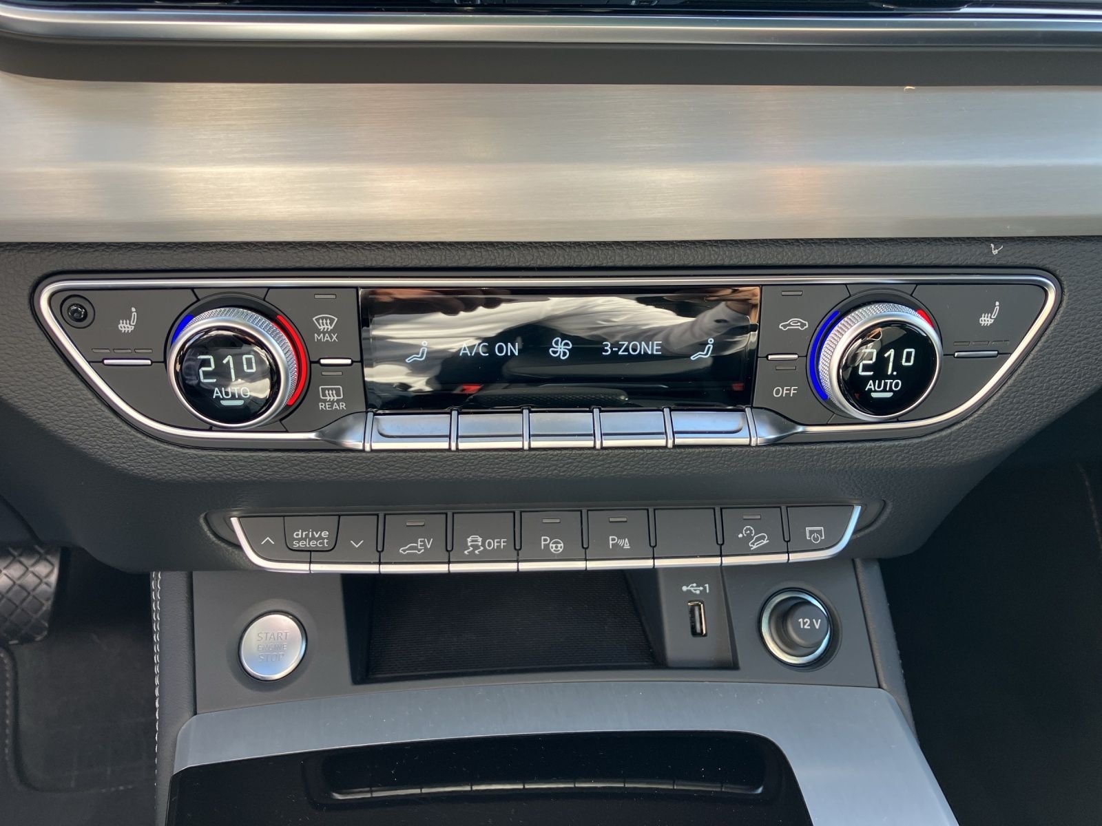 Fahrzeugabbildung Audi Q5 Sportback 55 TFSI e quattro S line LED Pano L