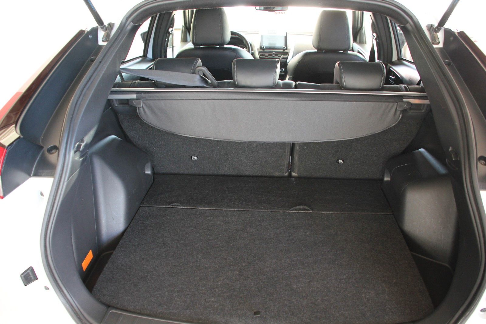 Fahrzeugabbildung Mitsubishi Eclipse Cross Plus Hybrid 4WD