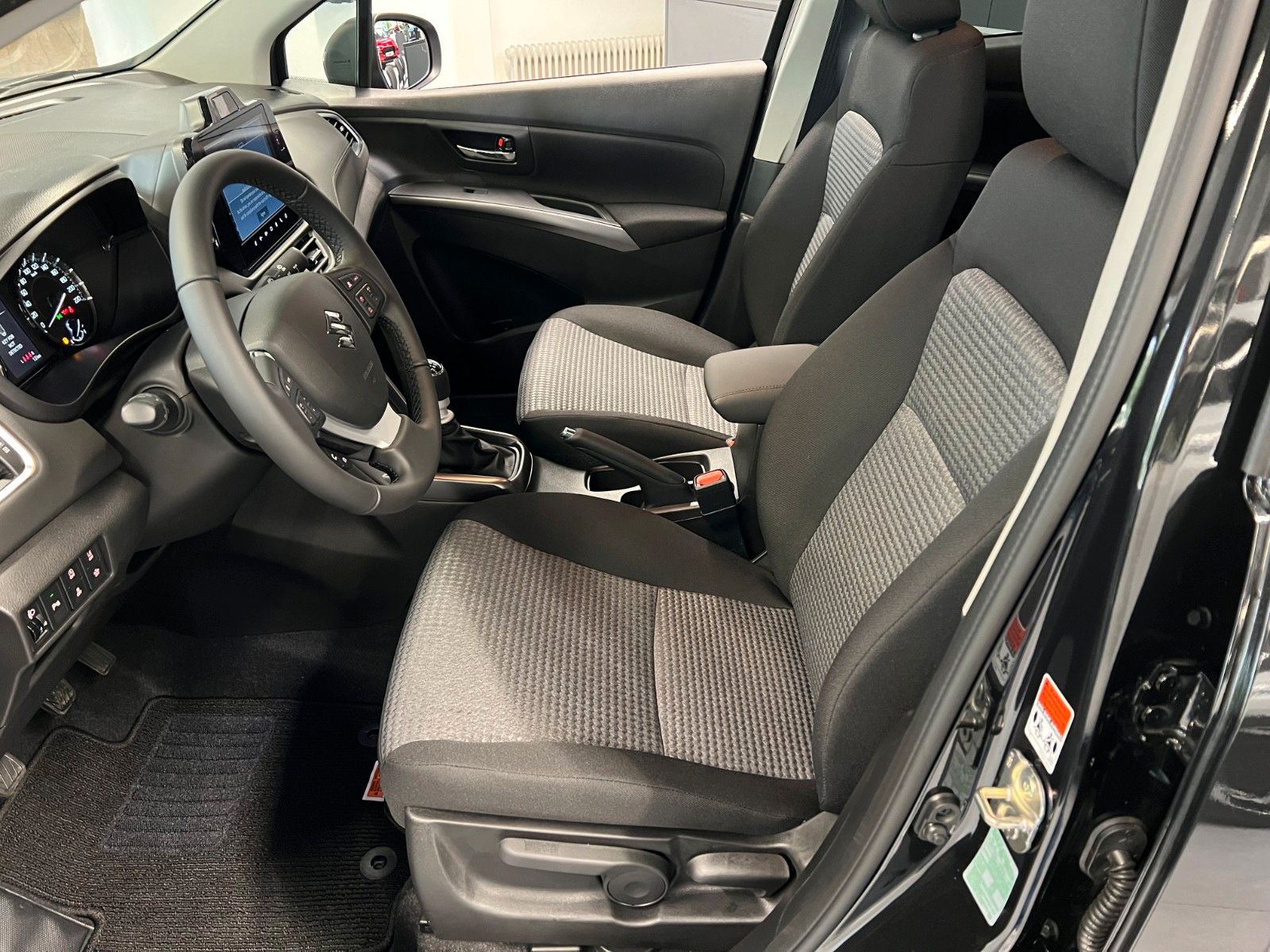 Fahrzeugabbildung Suzuki (SX4) S-Cross 1.4 BOOSTERJET Hybrid Comfort