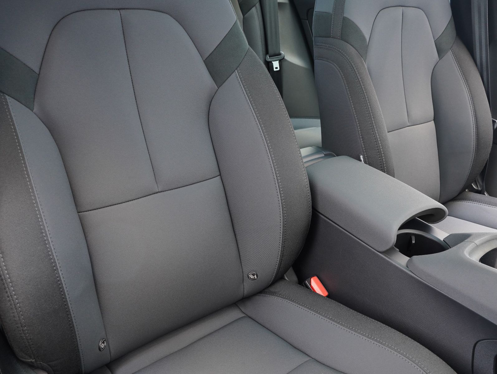 Fahrzeugabbildung Polestar 2 Standard Range Single PLUS-PAKET/PANO/AHK