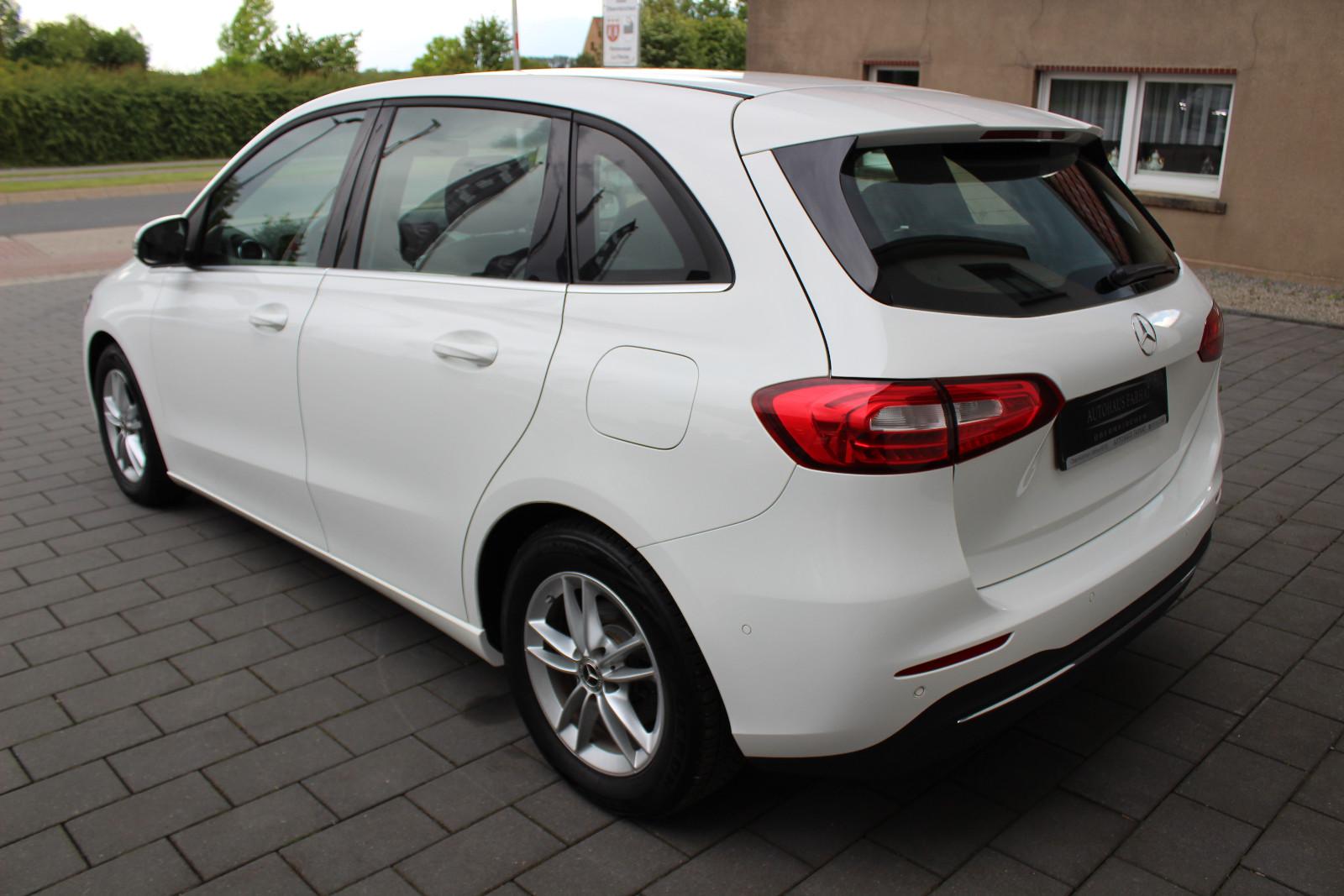 Mercedes-Benz B 160 d STYLE (RÜCKFAHRKAMERA,TEILLEDERSITZE)
