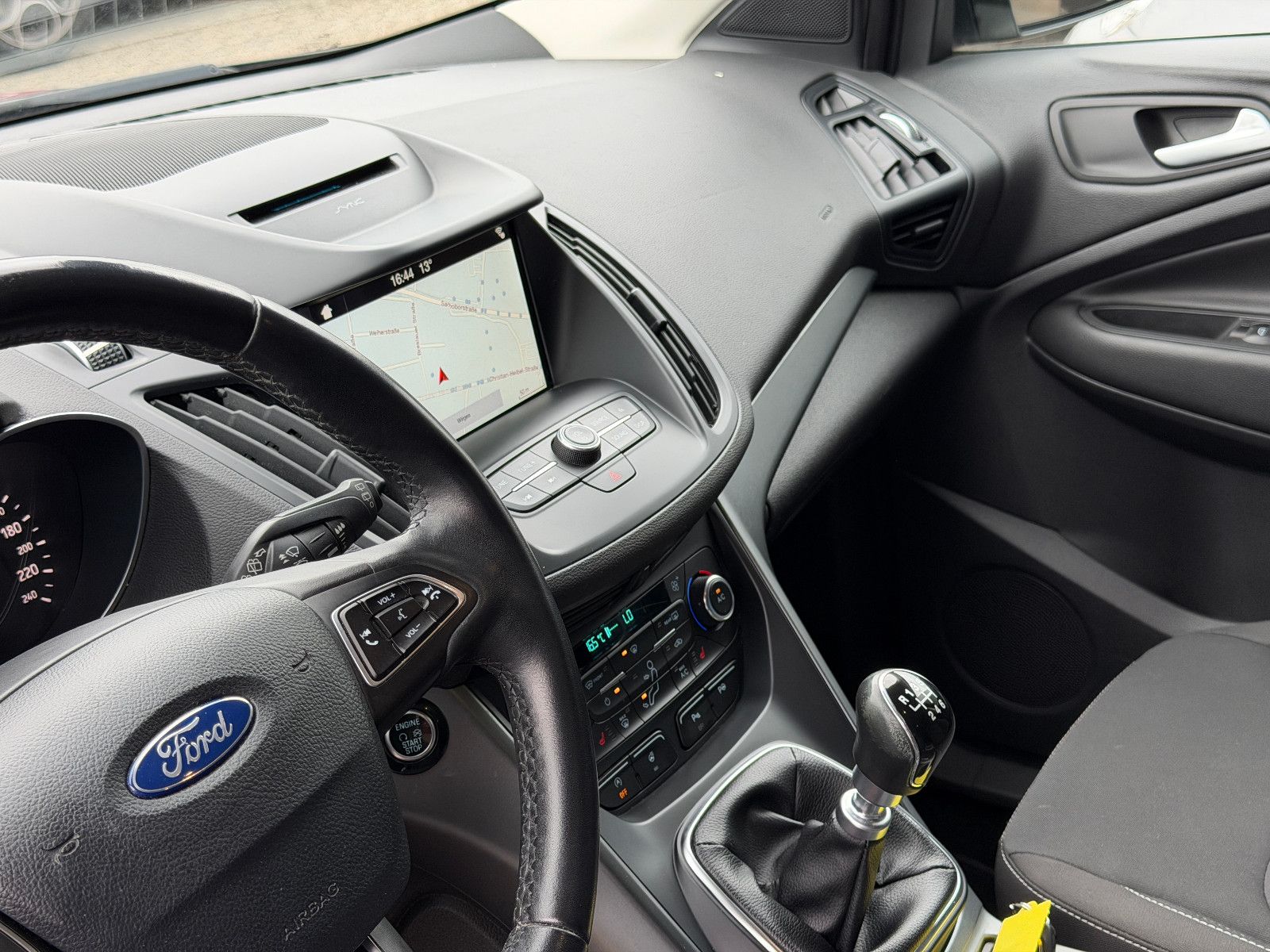 Fahrzeugabbildung Ford Kuga Cool & Connect /PDC/SHZ/LEKR.-HEIZ/KLIMA