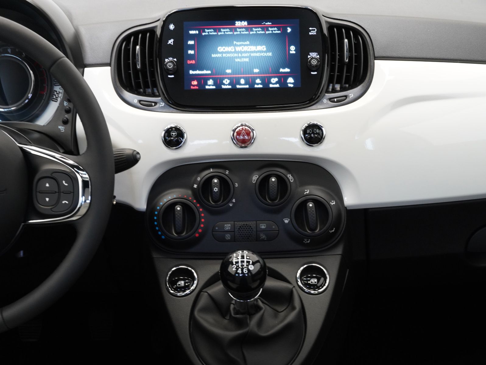 Fahrzeugabbildung Fiat 500 1.0 Mild Hybrid Dolcevita PANORAMA